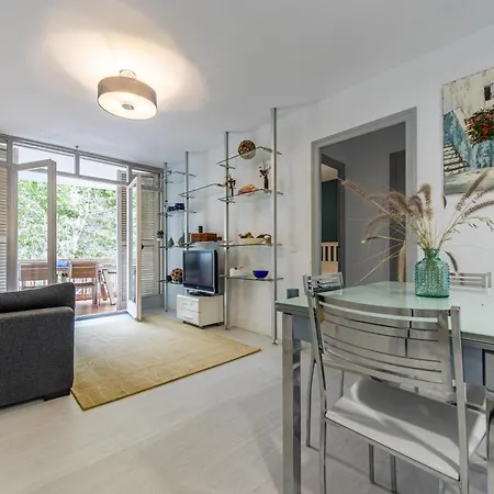 Homes And Go Cye 6 Apartment